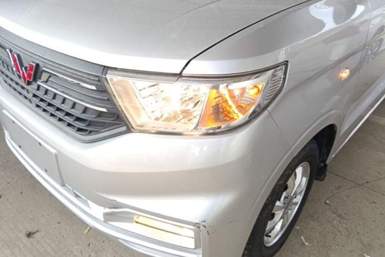 Used Wuling Hongguang V 2022 1.5L Enjoy Edition Electric-Powered LAR Left Front Headlight