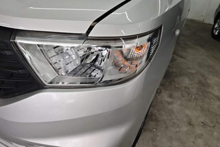 Used Wuling Hongguang V 2022 1.5L Jingqu Version Hydraulic Power Steering LAR Left Front Headlight