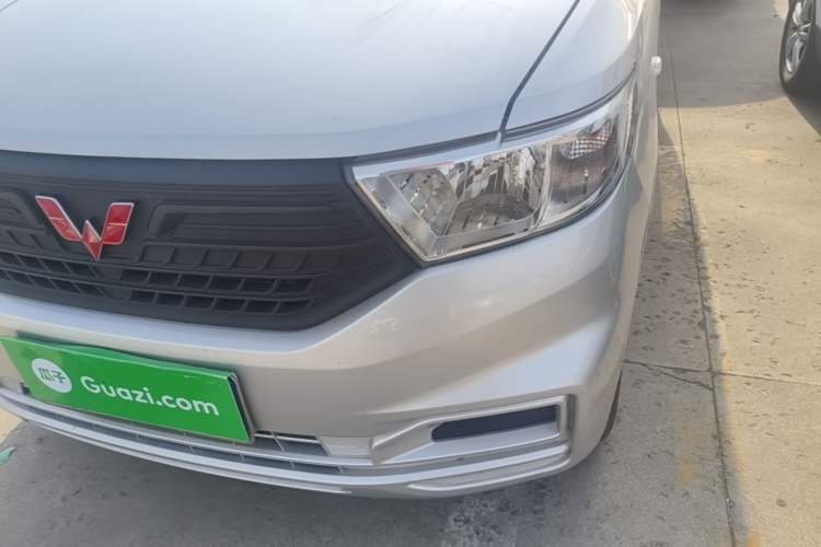Used Wuling Hongguang V 2022 1.5L Jingqu Edition Electric-Assist LAR Left Front Headlight