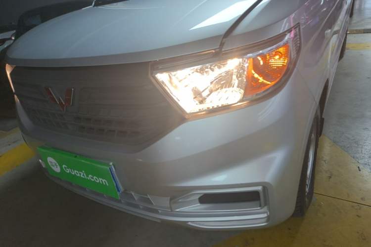 Used Wuling Hongguang V 2022 1.5L Jingqu Version Hydraulic Power Steering LAR Left Front Headlight