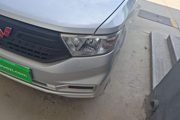 Used Wuling Hongguang V 2022 1.5L Jingqu Edition Enclosed-Window Vehicle with Electric Power Steering LAR Left Front Headlight