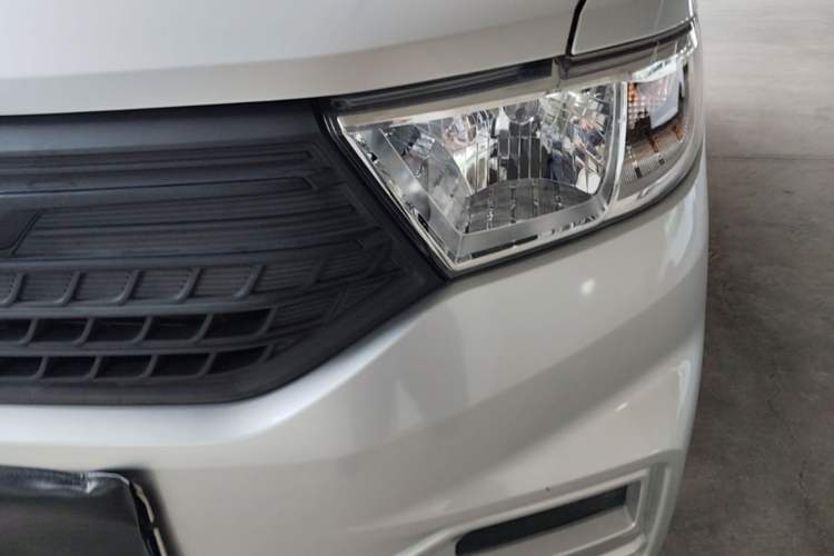 Used Wuling Hongguang V 2022 1.5L Jingqu Version Hydraulic Power Steering LAR Left Front Headlight