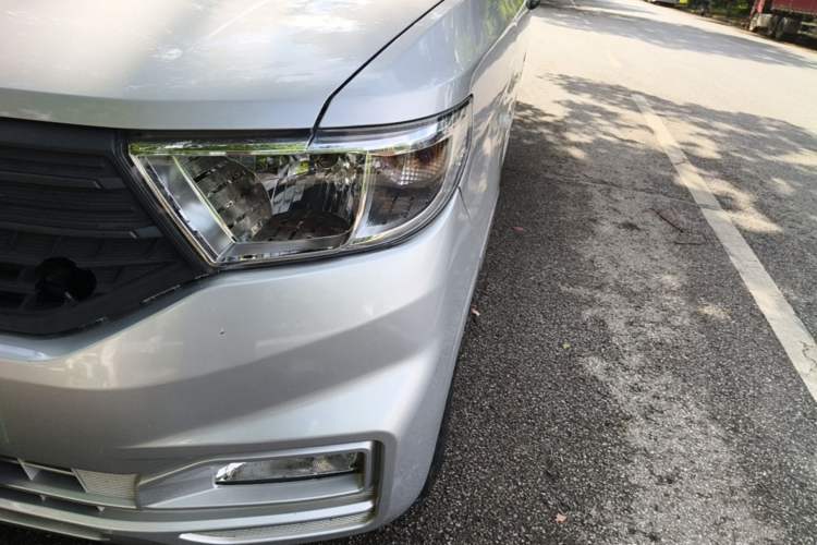 Used Wuling Hongguang V 2022 1.5L Enjoy Edition Electric-Powered LAR Left Front Headlight
