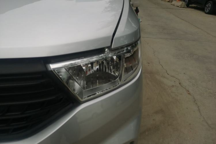 Used Wuling Hongguang V 2022 1.5L Jingqu Edition Electric-Assist LAR Left Front Headlight