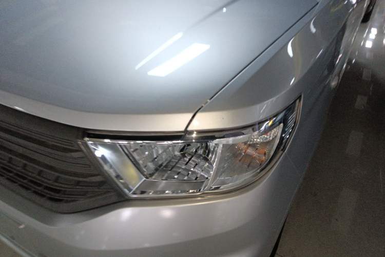 Used Wuling Hongguang V 2022 1.5L Jingqu Edition Electric-Assist LAR Left Front Headlight