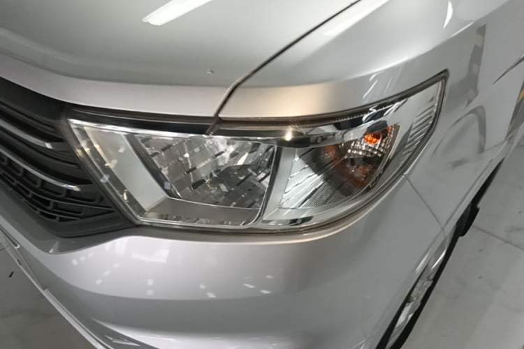 Used Wuling Hongguang V 2022 1.5L Enjoy Edition Electric-Powered LAR Left Front Headlight