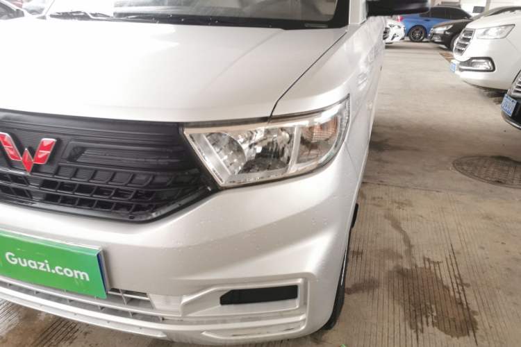 Used Wuling Hongguang V 2022 1.5L Jingqu Edition Enclosed-Window Vehicle with Electric Power Steering LAR Left Front Headlight