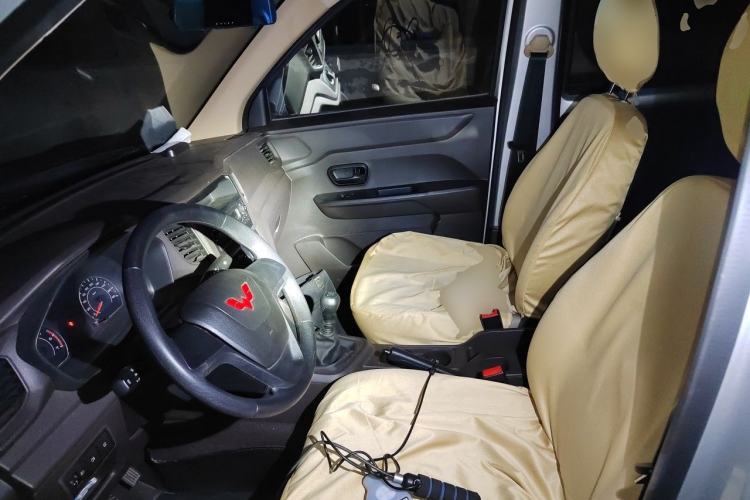 Used Wuling Hongguang V 2022 1.5L Jingqu Edition Electric-Assist LAR Left Front Seat
