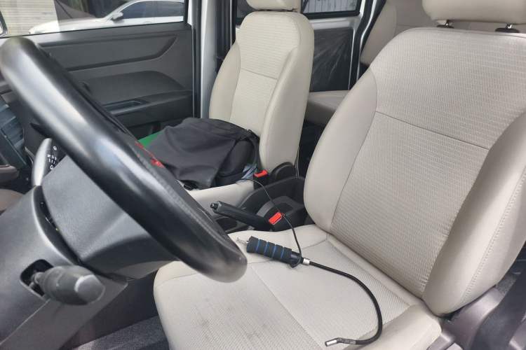 Used Wuling Hongguang V 2022 1.5L Jingqu Edition Electric-Assist LAR Left Front Seat