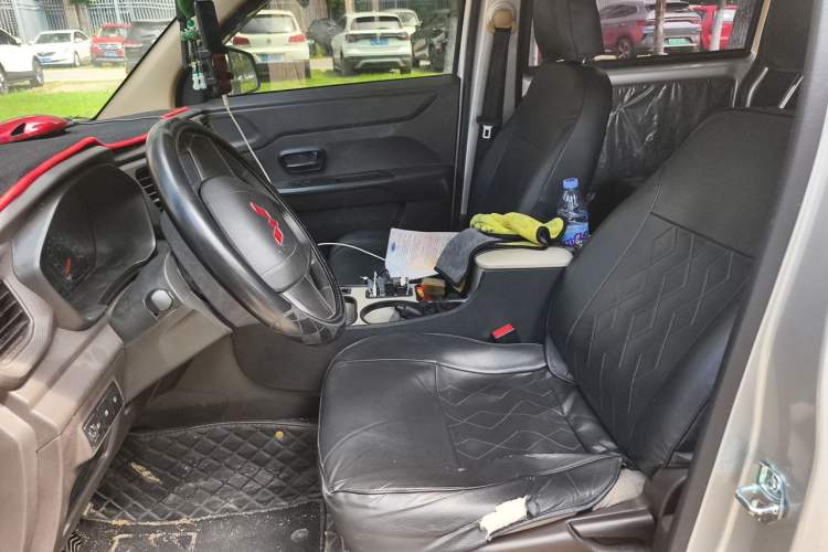 Used Wuling Hongguang V 2022 1.5L Jingqu Edition Electric-Assist LAR Left Front Seat