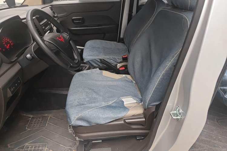 Used Wuling Hongguang V 2022 1.5L Jingqu Edition Electric-Assist LAR Left Front Seat