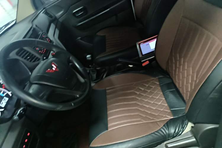 Used Wuling Hongguang V 2022 1.5L Enjoy Edition Electric-Powered LAR Left Front Seat