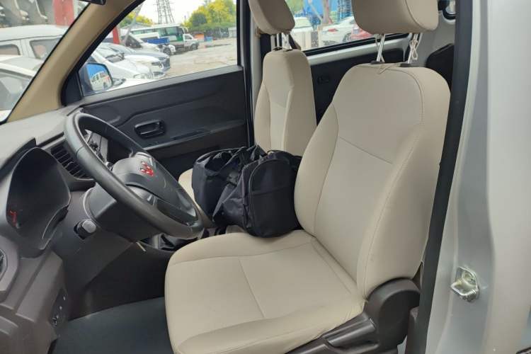 Used Wuling Hongguang V 2022 1.5L Jingqu Version Hydraulic Power Steering LAR Left Front Seat
