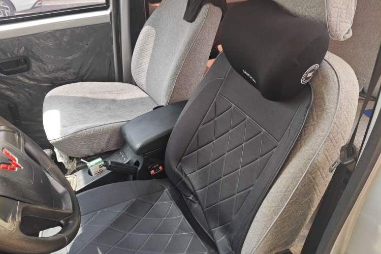 Used Wuling Hongguang V 2022 1.5L Jingqu Version Hydraulic Power Steering LAR Left Front Seat