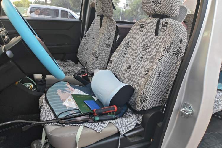 Used Wuling Hongguang V 2022 1.5L Jingqu Version Hydraulic Power Steering LAR Left Front Seat