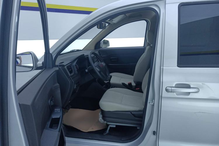Used Wuling Hongguang V 2022 1.5L Enjoy Edition Electric-Powered LAR Left Front Seat