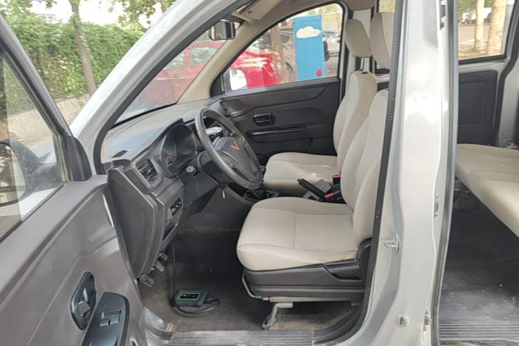 Used Wuling Hongguang V 2022 1.5L Jingqu Version Hydraulic Power Steering LAR Left Front Seat