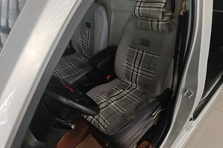 Used Wuling Hongguang V 2022 1.5L Jingqu Edition Enclosed-Window Vehicle with Electric Power Steering LAR Left Front Seat