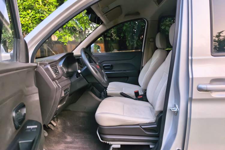 Used Wuling Hongguang V 2022 1.5L Enjoy Edition Hydraulic Power Steering LAR Left Front Seat