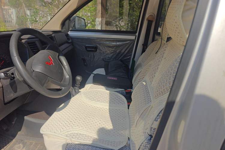Used Wuling Hongguang V 2022 1.5L Jingqu Version Hydraulic Power Steering LAR Left Front Seat