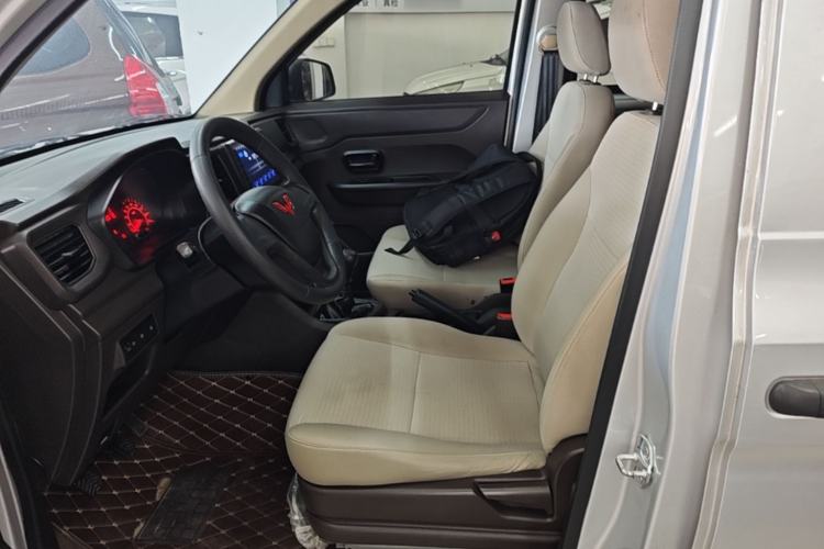 Used Wuling Hongguang V 2022 1.5L Jingqu Version Hydraulic Power Steering LAR Left Front Seat