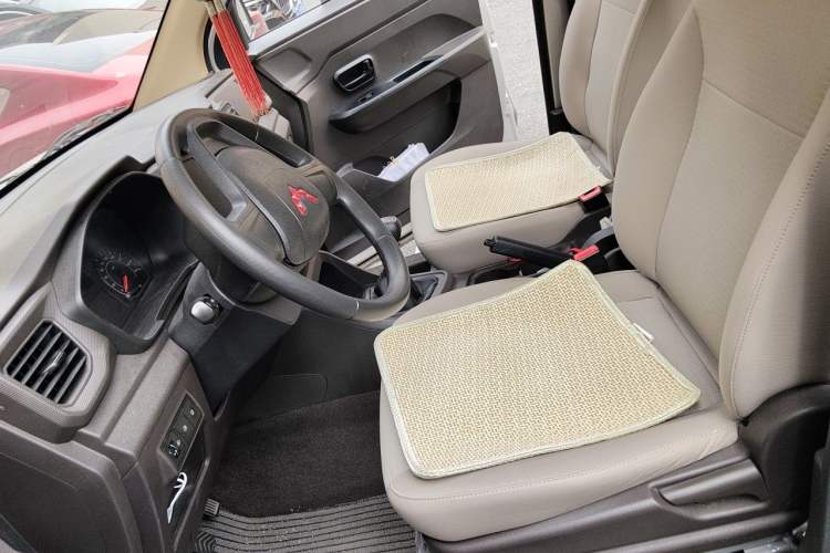 Used Wuling Hongguang V 2022 1.5L Jingqu Version Hydraulic Power Steering LAR Left Front Seat