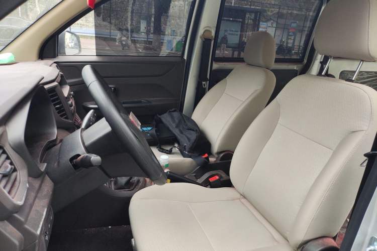 Used Wuling Hongguang V 2022 1.5L Jingqu Edition Electric-Assist LAR Left Front Seat