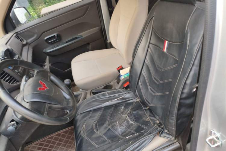 Used Wuling Hongguang V 2022 1.5L Jingqu Version Hydraulic Power Steering LAR Left Front Seat