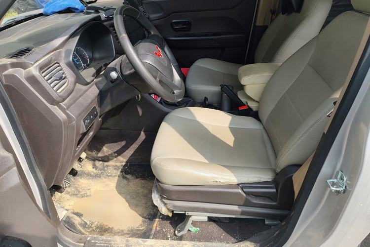 Used Wuling Hongguang V 2022 1.5L Jingqu Version Hydraulic Power Steering LAR Left Front Seat