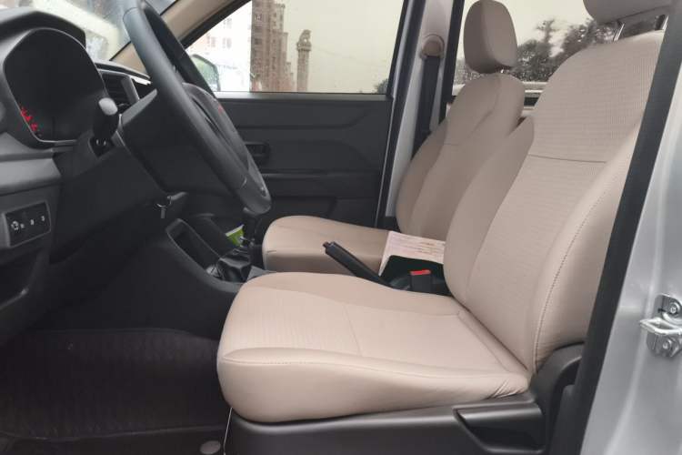Used Wuling Hongguang V 2022 1.5L Jingqu Edition Electric-Assist LAR Left Front Seat