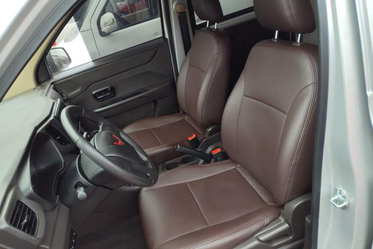 Used Wuling Hongguang V 2022 1.5L Jingqu Edition Electric-Assist LAR Left Front Seat