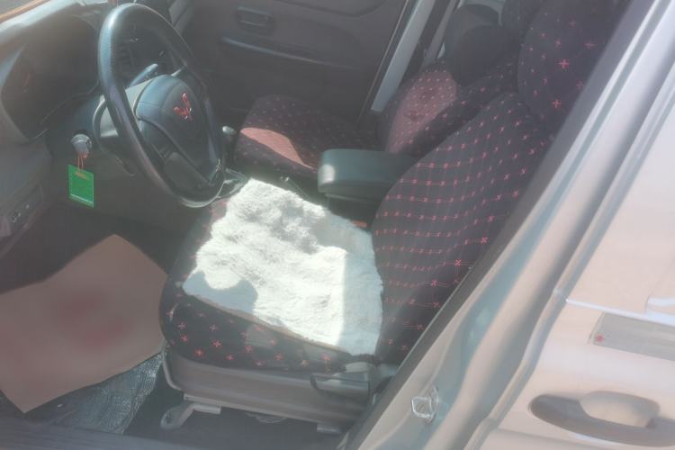 Used Wuling Hongguang V 2022 1.5L Jingqu Edition Enclosed-Window Vehicle with Electric Power Steering LAR Left Front Seat