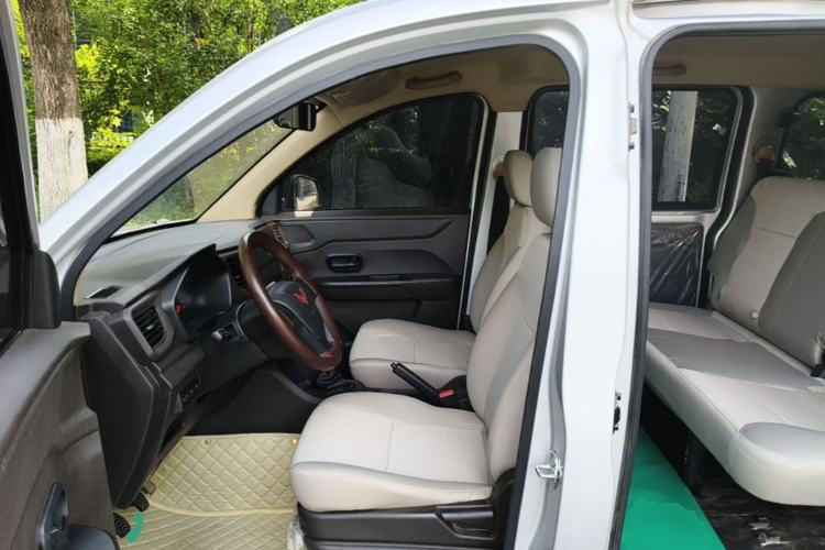 Used Wuling Hongguang V 2022 1.5L Enjoy Edition Electric-Powered LAR Left Front Seat
