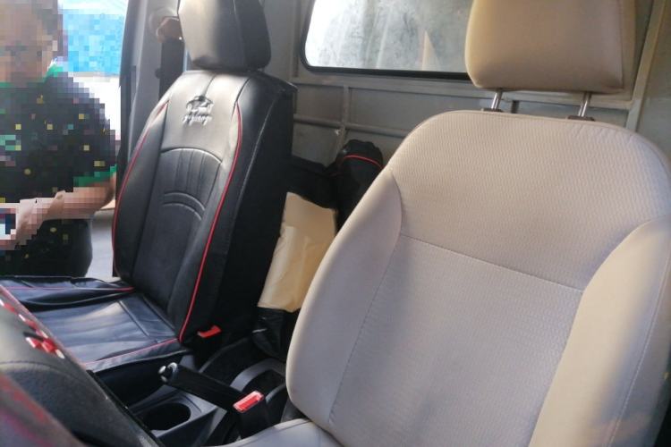 Used Wuling Hongguang V 2022 1.5L Jingqu Edition Enclosed-Window Vehicle with Hydraulic Power Steering LAR Left Front Seat
