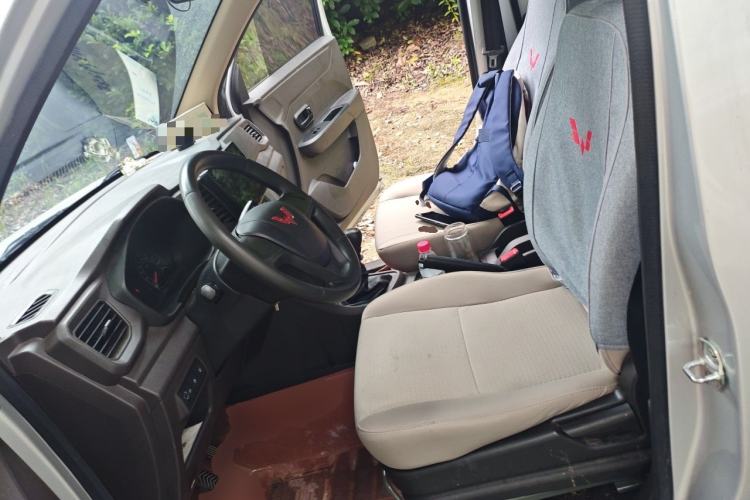 Used Wuling Hongguang V 2022 1.5L Jingqu Version Hydraulic Power Steering LAR Left Front Seat