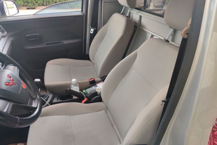 Used Wuling Hongguang V 2022 1.5L Jingqu Edition Enclosed-Window Vehicle with Hydraulic Power Steering LAR Left Front Seat