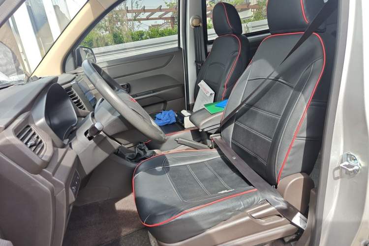 Used Wuling Hongguang V 2022 1.5L Jingqu Edition Electric-Assist LAR Left Front Seat