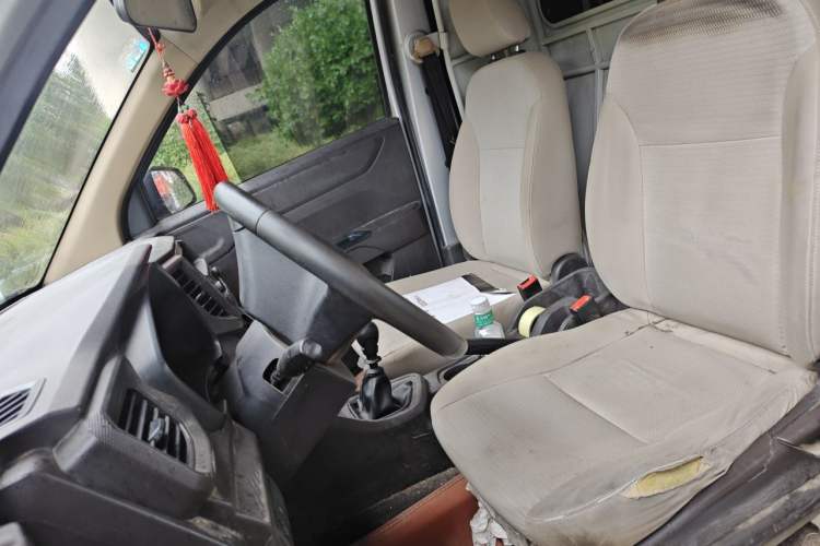 Used Wuling Hongguang V 2022 1.5L Jingqu Edition Enclosed-Window Vehicle with Electric Power Steering LAR Left Front Seat