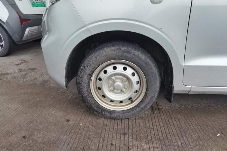 Used Wuling Hongguang V 2022 1.5L Jingqu Version Hydraulic Power Steering LAR Left Front Wheel Hub