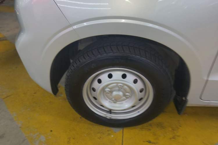 Used Wuling Hongguang V 2022 1.5L Jingqu Version Hydraulic Power Steering LAR Left Front Wheel Hub