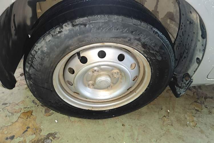 Used Wuling Hongguang V 2022 1.5L Jingqu Version Hydraulic Power Steering LAR Left Front Wheel Hub
