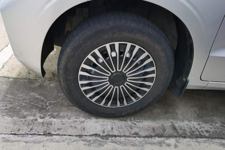 Used Wuling Hongguang V 2022 1.5L Jingqu Version Hydraulic Power Steering LAR Left Front Wheel Hub