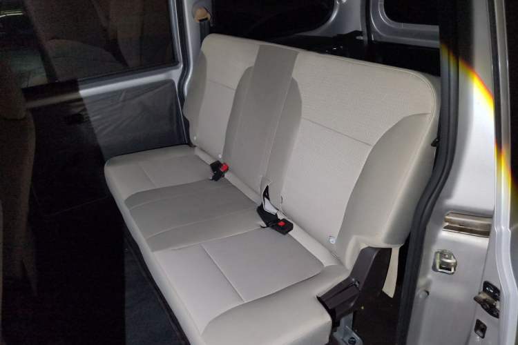 Used Wuling Hongguang V 2022 1.5L Jingqu Version Hydraulic Power Steering LAR Left Rear Seat