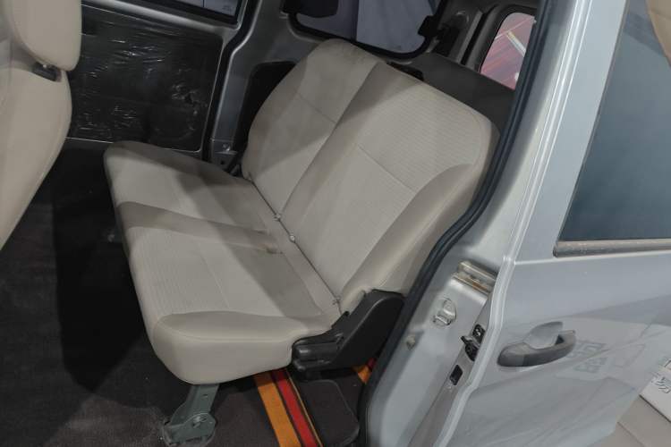 Used Wuling Hongguang V 2022 1.5L Jingqu Version Hydraulic Power Steering LAR Left Rear Seat