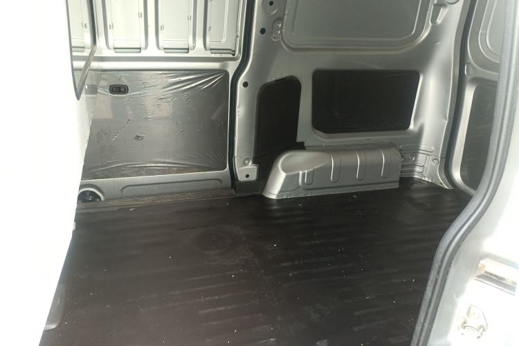 Used Wuling Hongguang V 2022 1.5L Jingqu Edition Enclosed-Window Vehicle with Electric Power Steering LAR Left Rear Seat