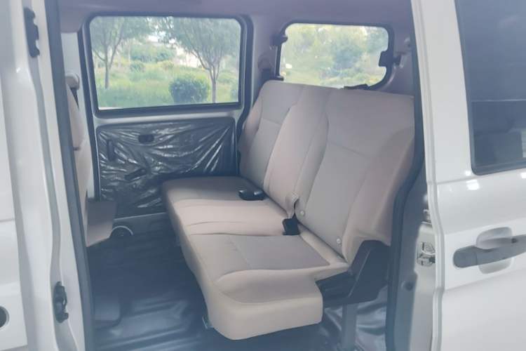 Used Wuling Hongguang V 2022 1.5L Jingqu Version Hydraulic Power Steering LAR Left Rear Seat