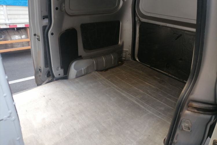Used Wuling Hongguang V 2022 1.5L Jingqu Edition Enclosed-Window Vehicle with Hydraulic Power Steering LAR Left Rear Seat