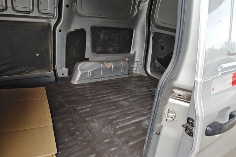 Used Wuling Hongguang V 2022 1.5L Jingqu Edition Enclosed-Window Vehicle with Electric Power Steering LAR Left Rear Seat