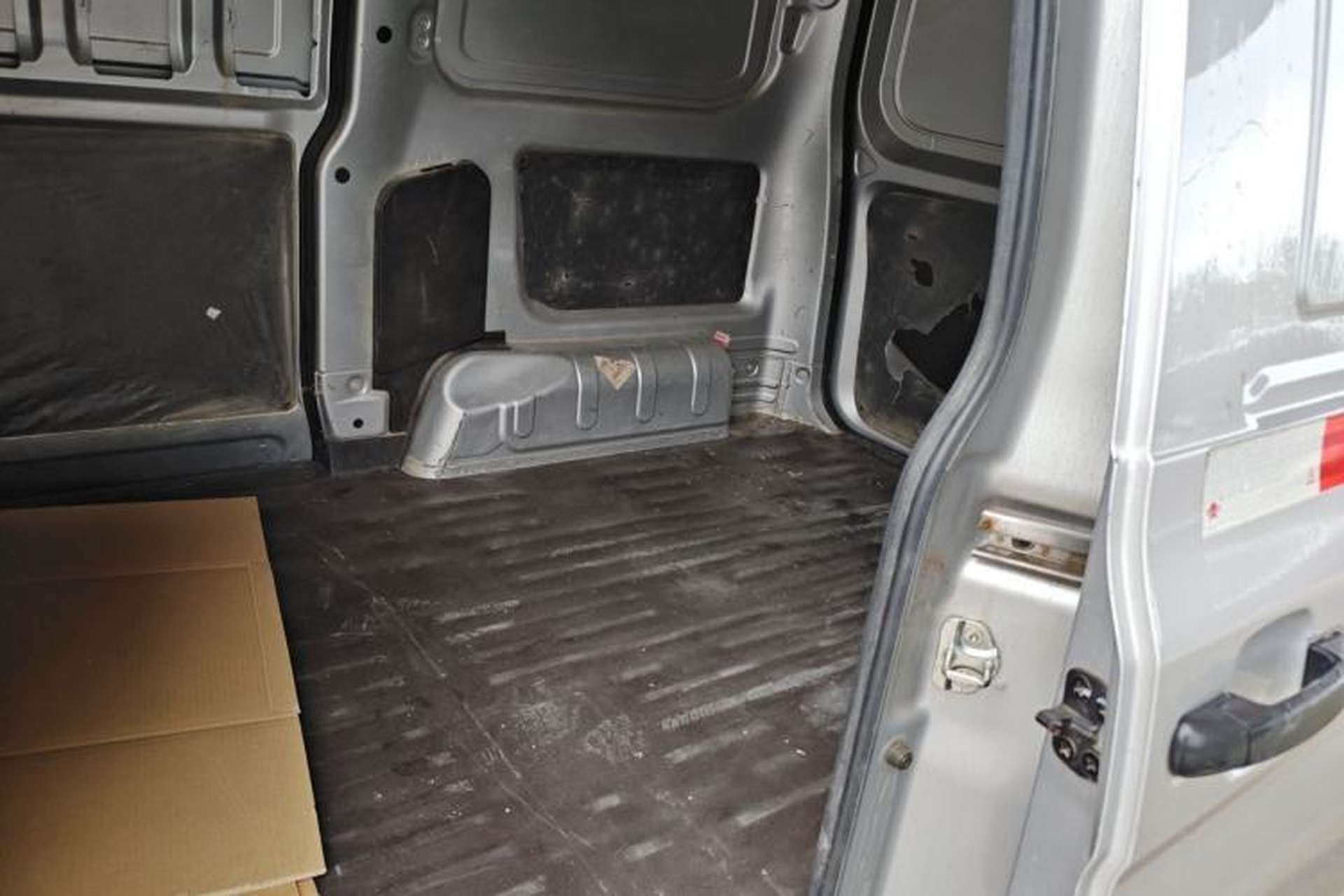 Used Wuling Hongguang V 2022 1.5L Jingqu Edition Enclosed-Window Vehicle with Electric Power Steering LAR Left Rear Seat
