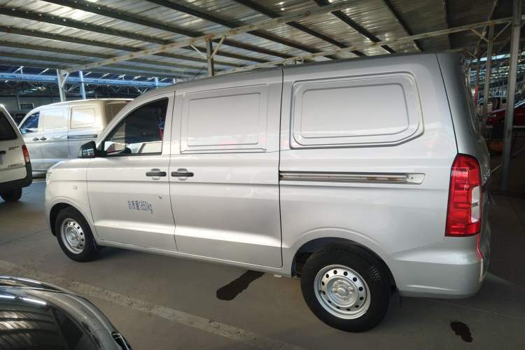 Used Wuling Hongguang V 2022 1.5L Jingqu Edition Enclosed-Window Vehicle with Electric Power Steering LAR Left Side